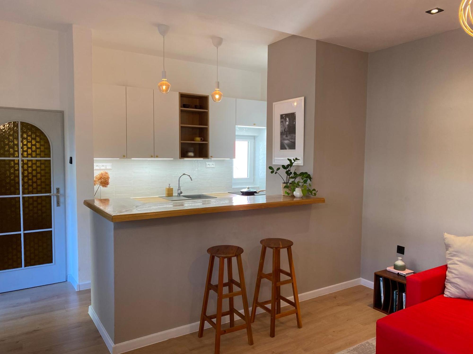 Apartman Teri Apartment เตร็นชีน ภายนอก รูปภาพ